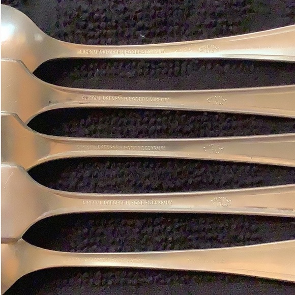 Encore 3 forks 2 spoon Simeon L & George H Rogers Oneida Ltd. - Picture 12 of 16